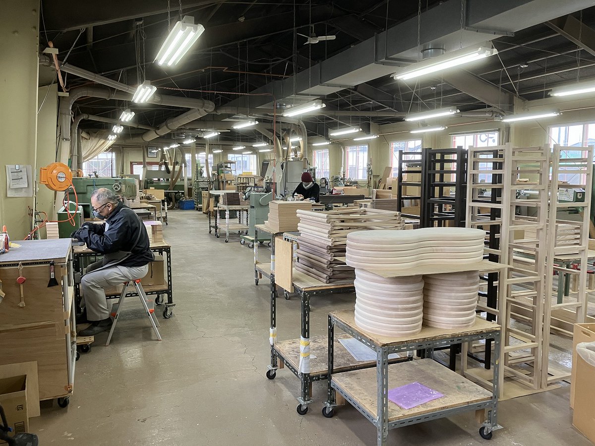 cosine_com's tweet image. 「雪どけの朝と、コサイン工房のあたたかな手仕事」
わくわく様です。
雪が少し融け、路面はつるりと光るアイスバーンに。
歩くときは、すこし歩幅を小さく、重心を落として…まるで“そっと雪に寄り添うように”歩くのが安心ですね📷
特に大人世代は、転倒による骨折が大きな
x.gd/nGzdI