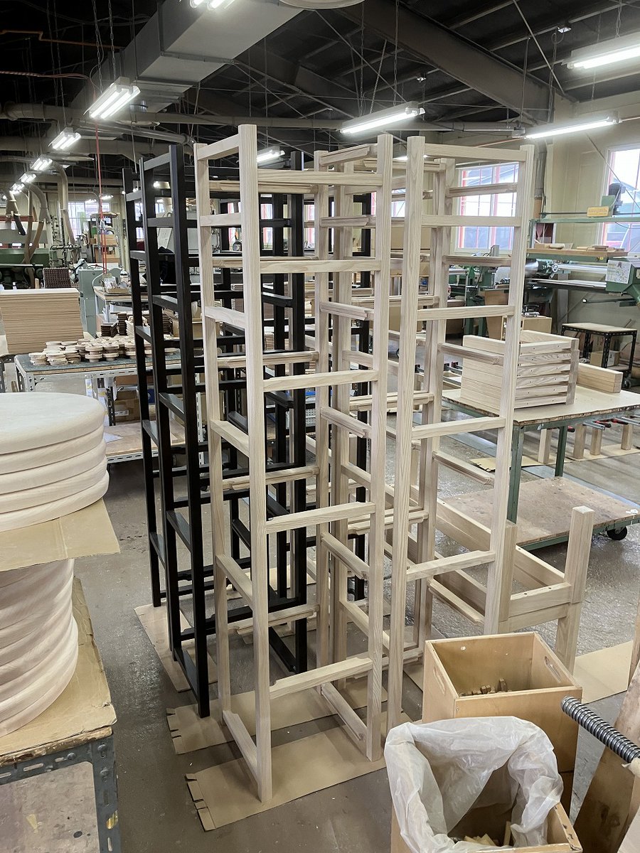 cosine_com's tweet image. 「雪どけの朝と、コサイン工房のあたたかな手仕事」
わくわく様です。
雪が少し融け、路面はつるりと光るアイスバーンに。
歩くときは、すこし歩幅を小さく、重心を落として…まるで“そっと雪に寄り添うように”歩くのが安心ですね📷
特に大人世代は、転倒による骨折が大きな
x.gd/nGzdI