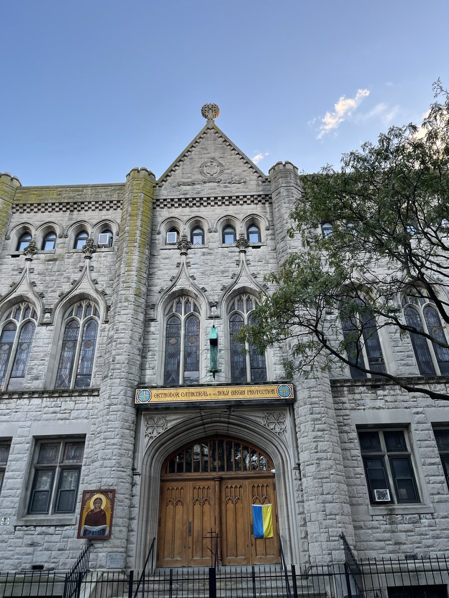 chasingdomes's tweet image. Holy Virgin Protection OCA Cathedral in Manhattan’s East Village. Tucked away on the right side is a spectacular little side chapel.