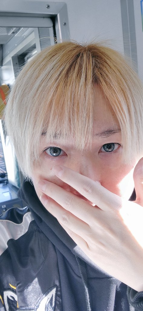 45歳初の自撮りwwww 約8年振りのカラコン…👀 カラコンて凄いね✨ 急に