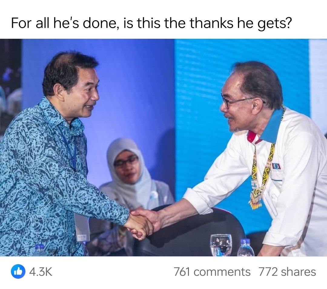 osman_EX5Hitam's tweet photo. Dear PMX @anwaribrahim

Listen to Rafizi. You are now surrounded by idiots.

You will lose big time &amp; all those idiots will find a new Boss.

Read more:

https://t.co/HB0kyJ22QE https://t.co/5Bz8DSrEKA