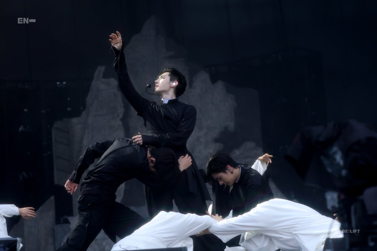 (2/3)

WINTER STAR SUNGHOON 
#23yearsOfHOONmoon
#훈선대원군_성훈생일상_대령하라 #SUNGHOON #성훈 <a href="/ENHYPEN_members/">ENHYPEN</a> <a href="/ENHYPEN/">ENHYPEN OFFICIAL</a>