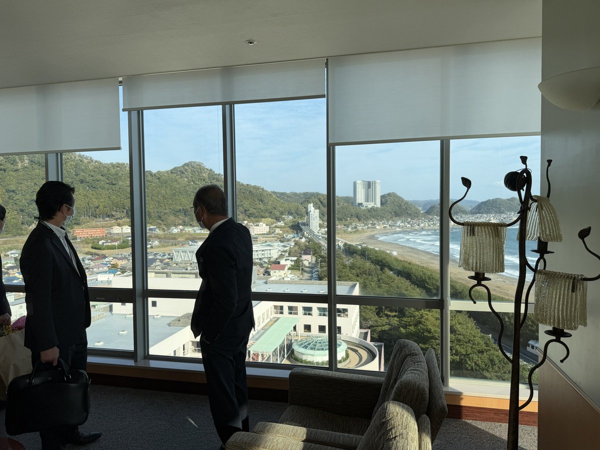 今日は病院の関係者と情報交換会に病院施設の見学もさせて頂きました。
もちろん、亀田メディカルセンターは本学のメインの実習先です。高度な医療や先進的な取り組みに果敢に取り組んでいる環境で実習を受けられますよ🐢