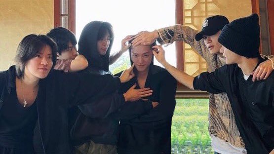 127RCHIVE's tweet image. until you’re eight again #nct127