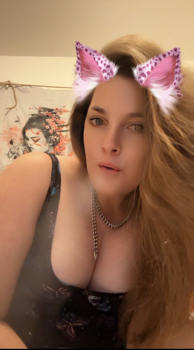 Vixen_SlimRoyal's tweet image. Just me free to watch anime?
Pink Ears 😍 
Literally the cutest SC filter 
#Snapchat #Filters #Blaze #Pink