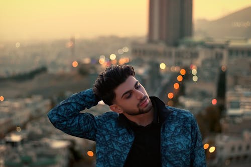 alling09's tweet image. "Excited to see how tech trends like artificial intelligence are revolutionizing industries and shaping our future. The possibilities are endless! �� #TechTrends #AI"