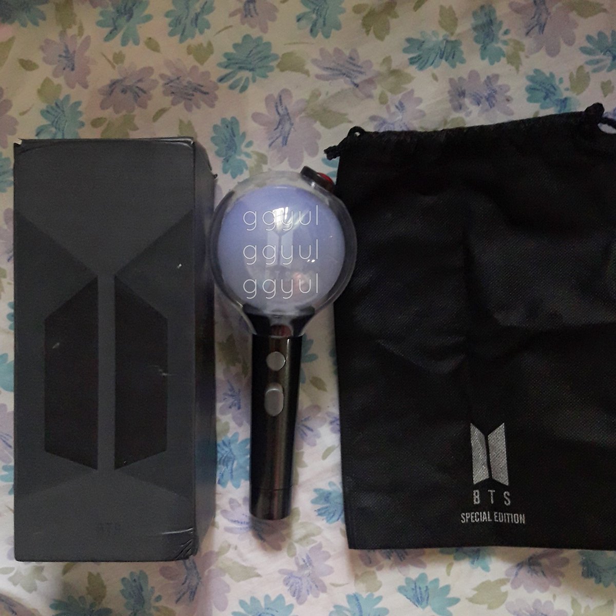 _jjellies's tweet photo. 🛒 wts lfb ph

bts mots light stick (special edition)
(inclusions are in the photo)

 💸 1, 100 (pf included)

loc.: bulacan
mop: gcash (payo/dop)
mod: j&amp;t (through shopee co)
condi.: 98%
rfs: need funds

🏷️ bts seokjin suga yoongi j-hope rm namjoon jimin taehyung jungkook https://t.co/bO6Qi4WKpd