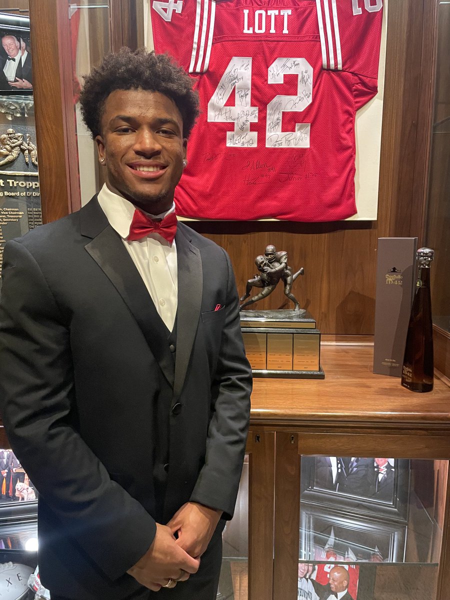 BREAKING: Ohio State safety Caleb Downs has won the Lott IMPACT Trophy, given annually to a defensive college football player of the year for their personal character and athletic abilities