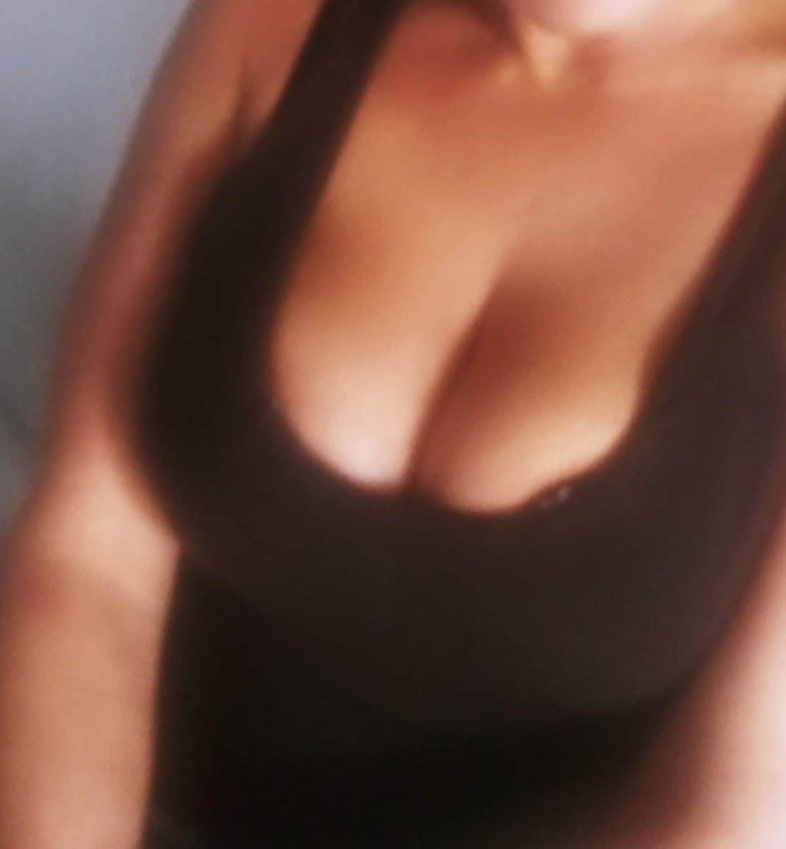 LisaCaliente's tweet image. Mmmmm... I can't wait to run my tongue all over those beauties!! What wouldn't you give to see me suck on them!