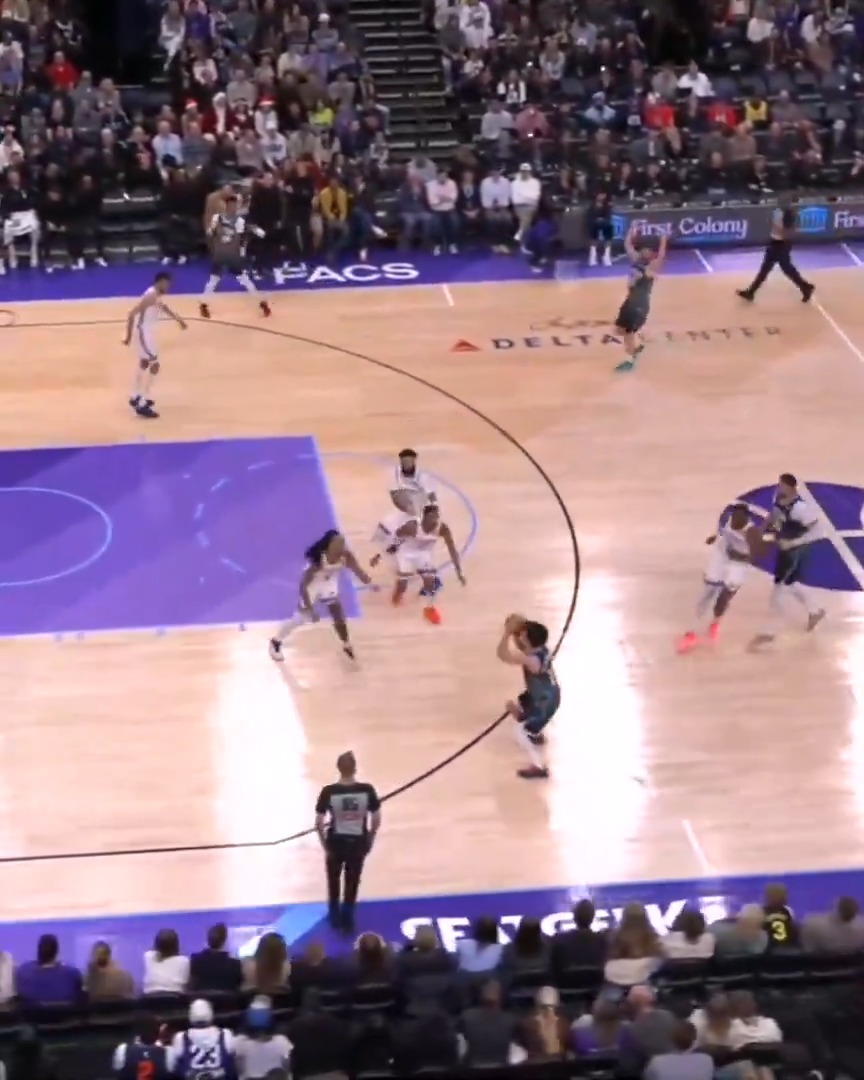 you know what they say about Gator boys 👀🐊

Walt's up to 10 points already 🔥 