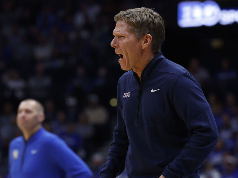 IreneQueen1e's tweet photo. Graham Ike dropped 28 points and 10 rebounds as No. 11 Gonzaga dominated No. 18 Kentucky 94-59 on a wild night in Nashville!   https://t.co/0C2cC8HcDx https://t.co/HOEpneZNqV