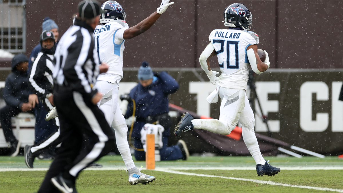 The Tennessee Titans defeated the Cleveland Browns, 31-29, in Week 14 action, and here's how fans reacted on social media titanswire.usatoday.com/story/sports/n…