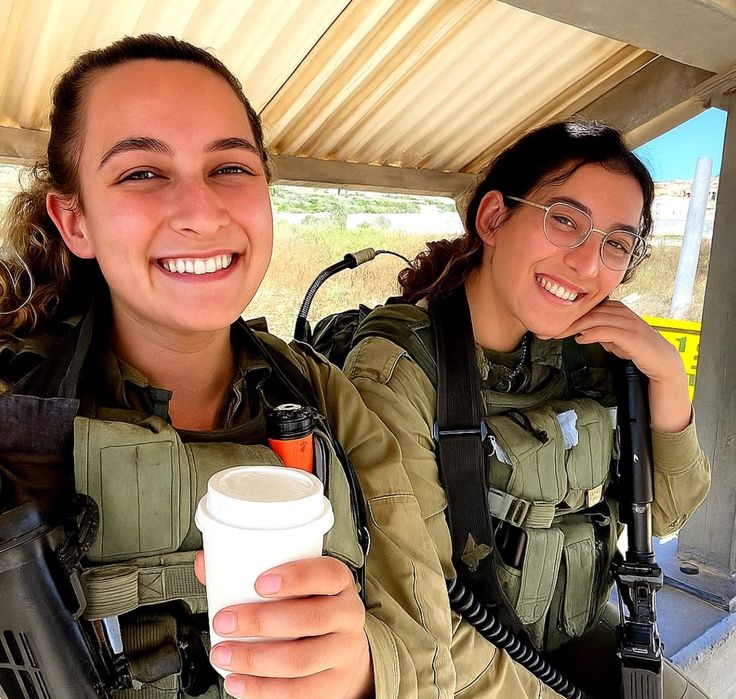 IsraelArmySpoof's tweet image. Hello israel, Shabbat Shalom 

Mey I get An "Amen" ?🙏