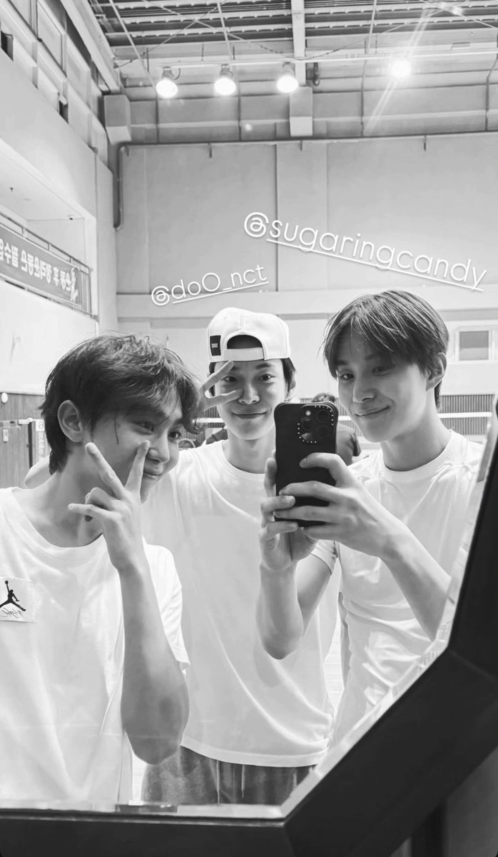 น้องบูมาลงสตอรี่กับโดยอง จองอู อำลาก่อนพวกฮีไปเข้ากรม ช้านร้ากพวกมานจัง😭💗 มีน้ามตาจำนวนมากว่ะ｡°(°.◜ᯅ◝°)°｡