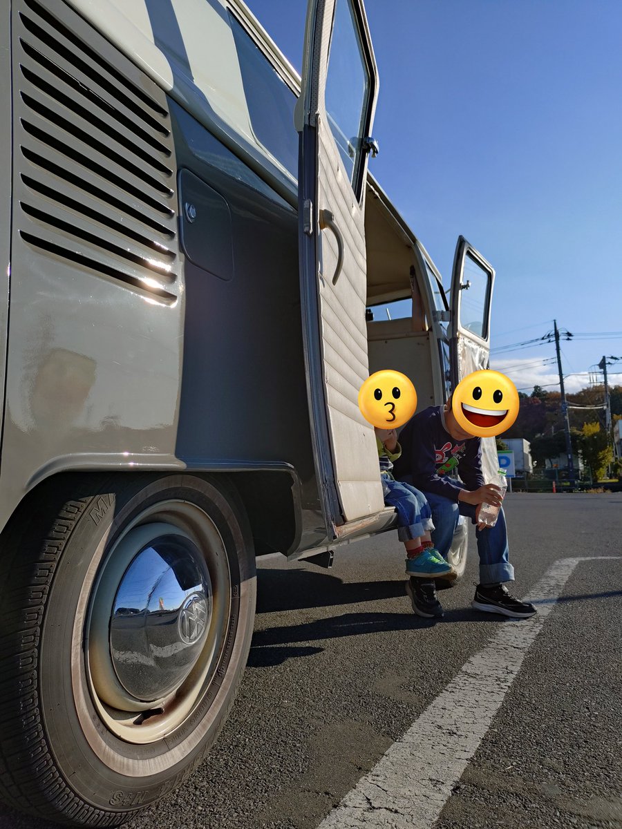 hossan_TK9004's tweet photo. 実は先月あたまに
念願の愛車が早めに鈑金塗装から上がって戻ってきた…!
場所をとるので、鈑金塗装やさんも早めに仕上げてくれたみたい。
あと半年以上はかかる覚悟だったので、すごくウレシイ。。😭😭😭
#vwtype2 #vwbus https://t.co/8kptd4vYsE