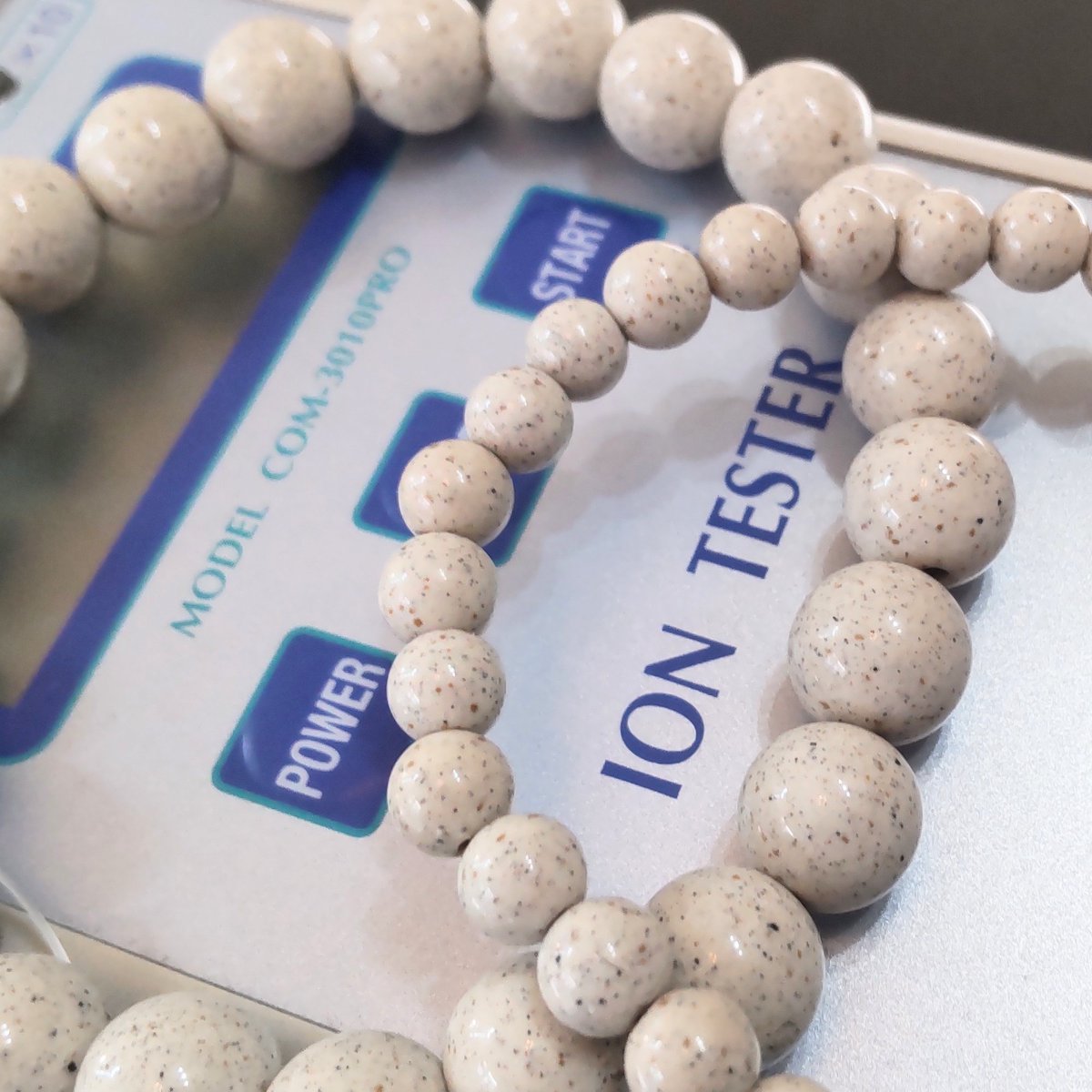 北投石は世界でも秋田県の玉川温泉か台湾の北投温泉でしか採れない希少