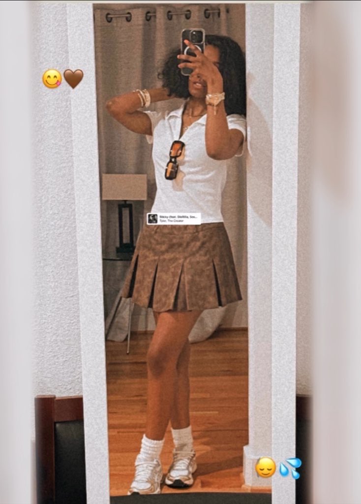 TheeAntiSocialite🌹 tweet media