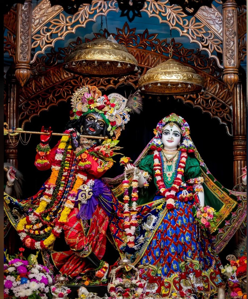 mernstackdev01's tweet image. राधा का काजल, कृष्ण की बंसी में बस्ता है,
कृष्ण का नाम, राधा की हर साँस में बस्ता है।

ॐ नमो भगवते वासुदेवाय

  #RadhaKrishna #RadhaKrishnLove #JaiShriRadhe #KrishnaConsciousness #Bhakti