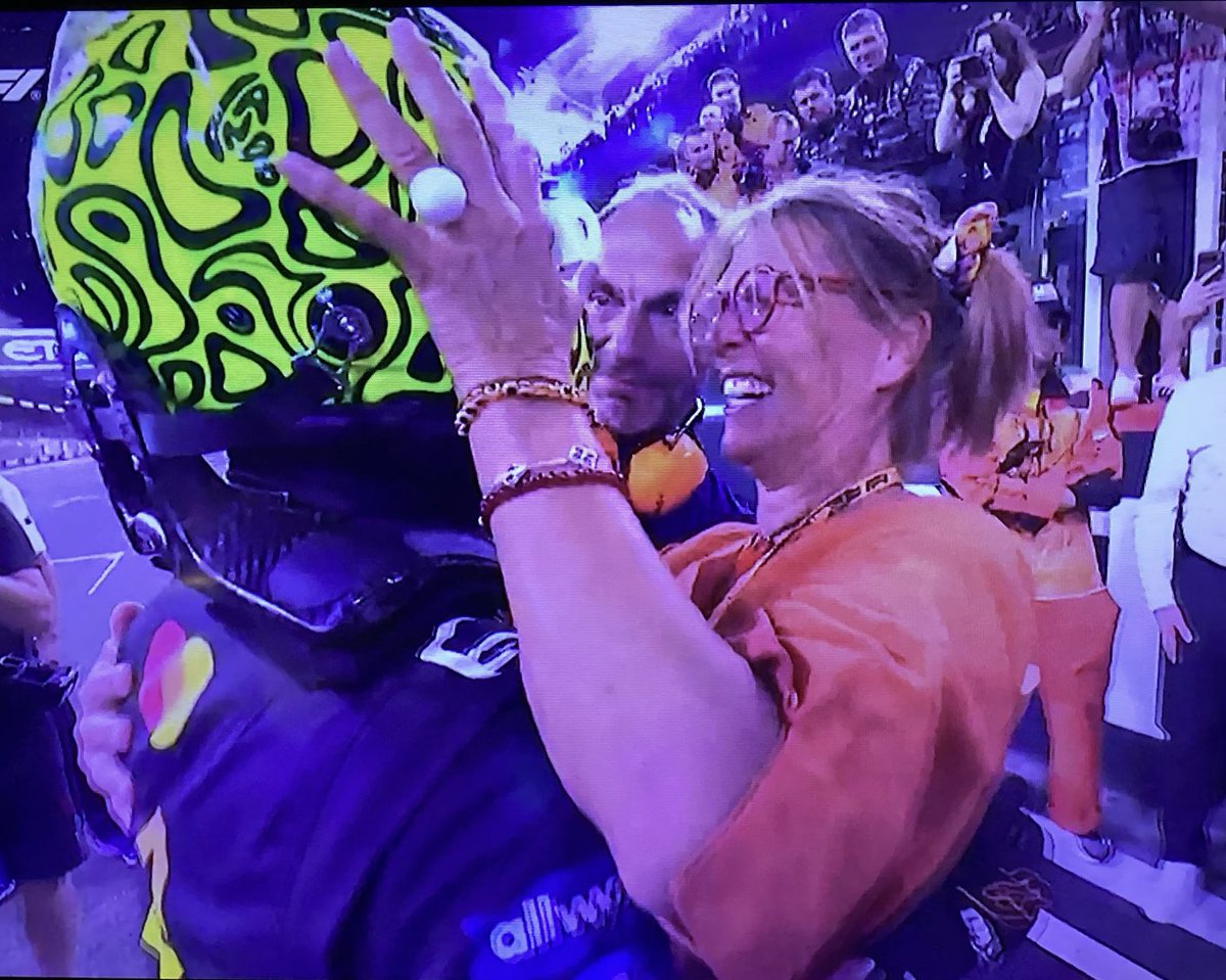 #Norrisfamily it was worth every drop of sweat &amp; tears now in your blood run proud, happiness and joy . Well done <a href="/McLarenF1/">McLaren</a> greats Stella , Zak and the giant Piastri . #Papayarules ruled against all odds