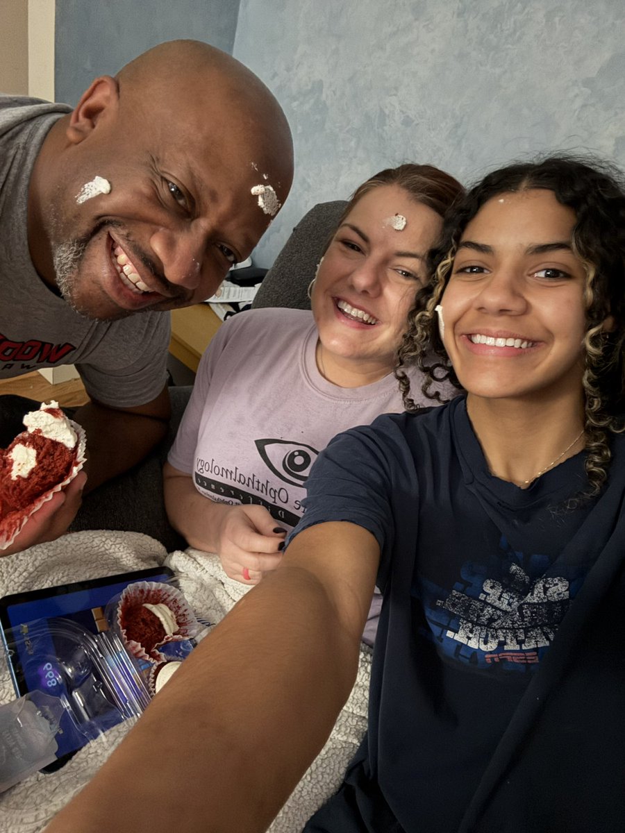 LEpps23's tweet image. I would like to say Happy Birthday to my beautiful wife today! My ride or die…love you to death! Thanks for putting up with me! Love you!!!