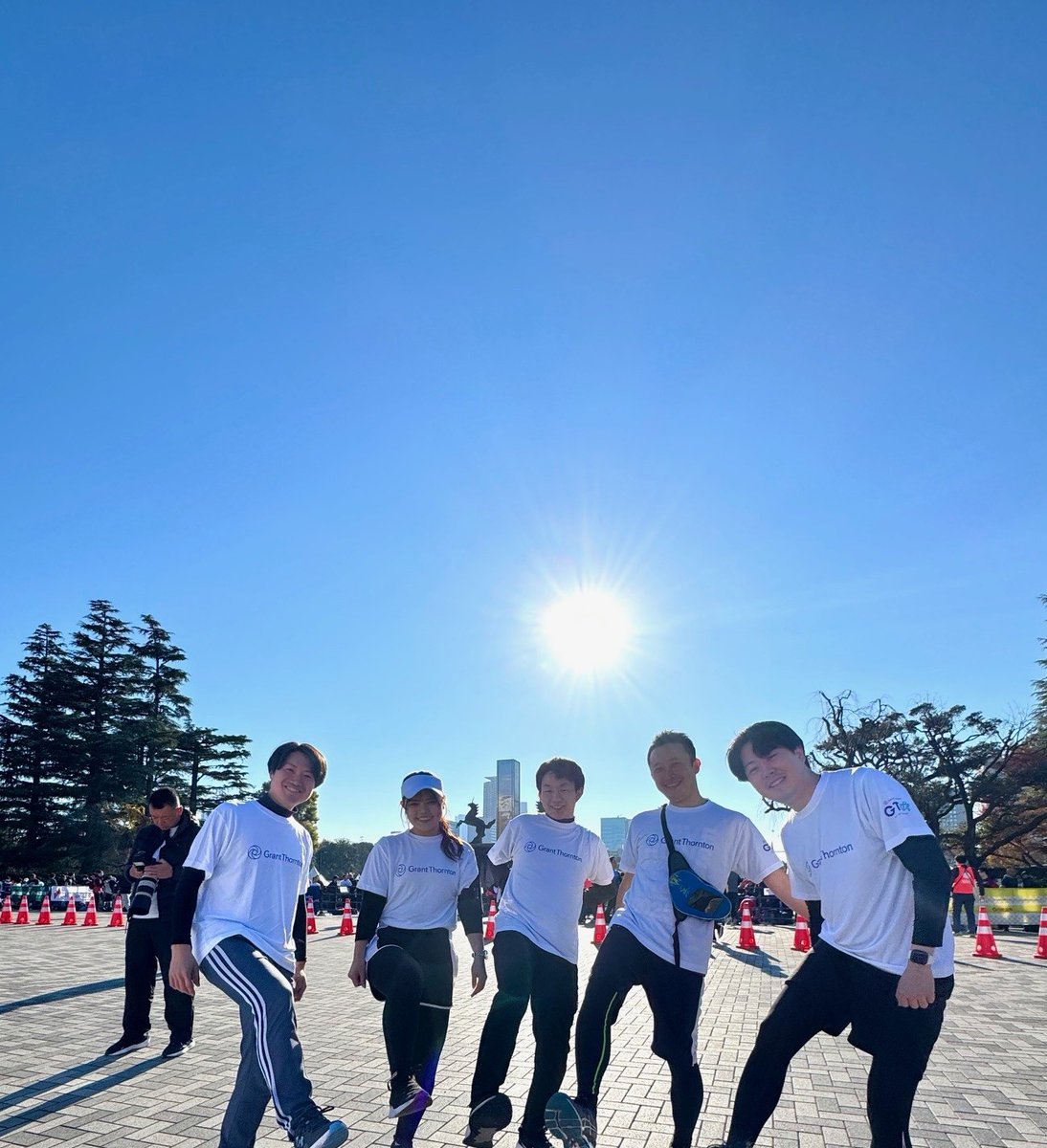 Taiyo_Recruit's tweet photo. 🏃‍♀️チャリティイベントに参加しました！🏃

昨日FITチャリティ・ランに
GTグループとして参加しました❗️
天気にも恵まれ絶好のランニング日和でした💜

最初はゴールできるか不安でしたが…😅
いつもの仲間と一緒に走り切ることができ
とてもいい思い出になりました👯✨

イベント後は事務所での懇親会🥂
監査法人ではないグループのメンバーとの交流もあり
充実した１日になりました🥪💕
