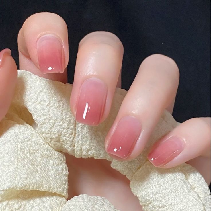blumes0l_'s tweet image. pink ombre press-on nails

a thread