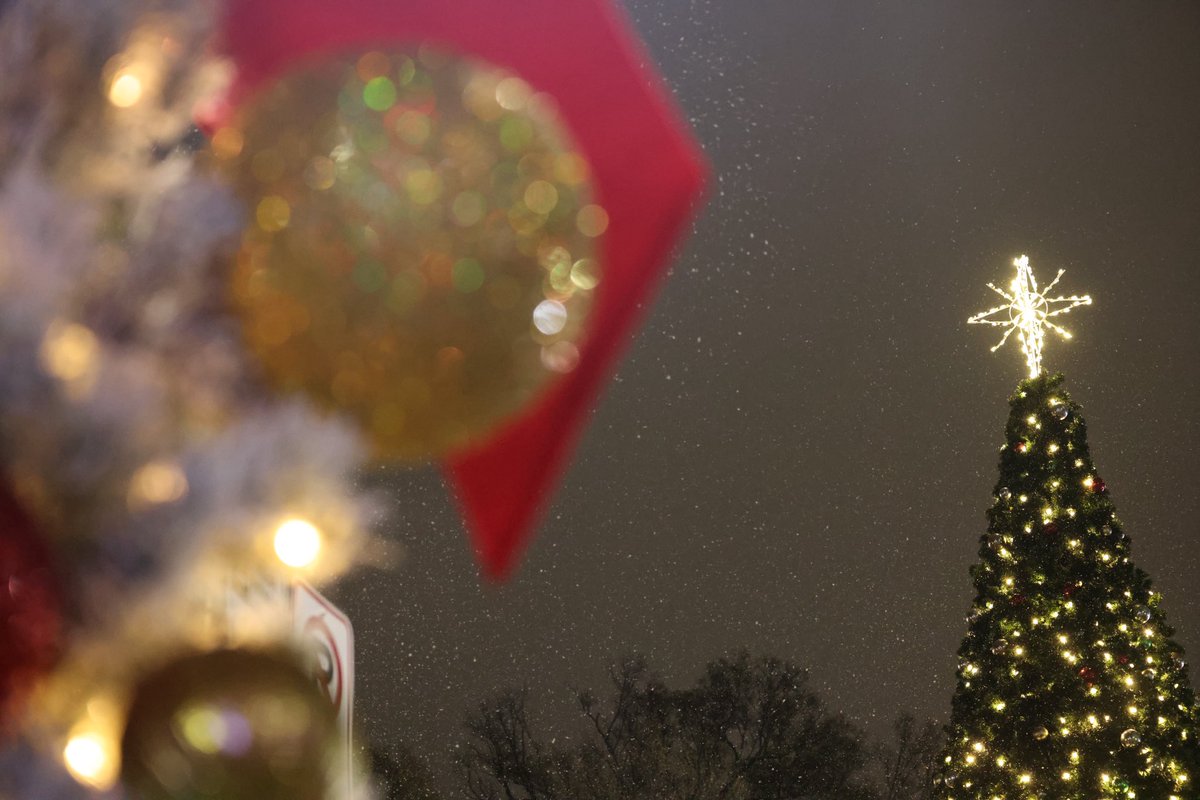 randallwoodfin's tweet photo. “In my mind....” #YallKnowTheRest #HolidayBlockParty🎄🎄🎄 https://t.co/ckMNpGvsVM