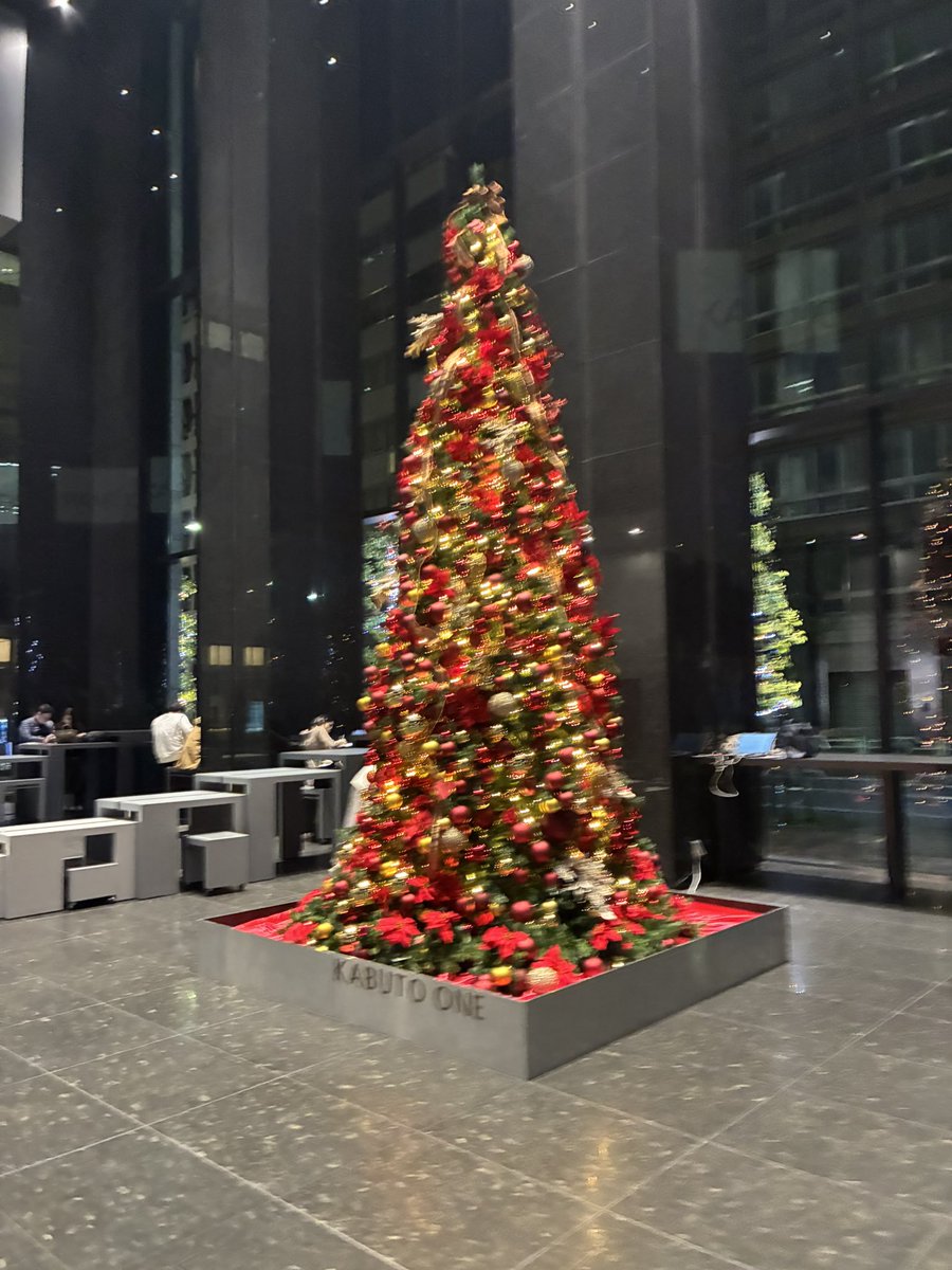 昨日はJazz EMPでの演奏でした！楽しすぎた！！最後に各バンドに出演したピアニストのみんなと記念写真🎹空くん、布施さん、石田さん！(平手さんは先に帰ってしまった🥲)ピアニスト同士は中々普段会う機会が少ないですがみんな尊敬する素晴らしいミュージシャンばかり😌