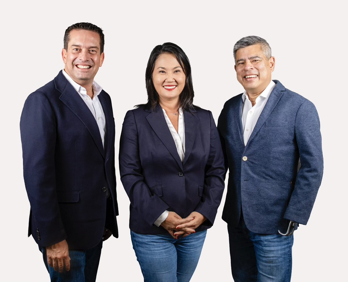 FuerzaPopular__'s tweet image. ¡Hoy damos un paso importante!
Confirmamos los resultados de la votación de nuestros delegados, lo que significa el retorno del orden y la seguridad, con el firme liderazgo de @KeikoFujimori como presidenta y nuestros vicepresidentes @luchogalarreta y @mikitorresfp #VuelveElOrden