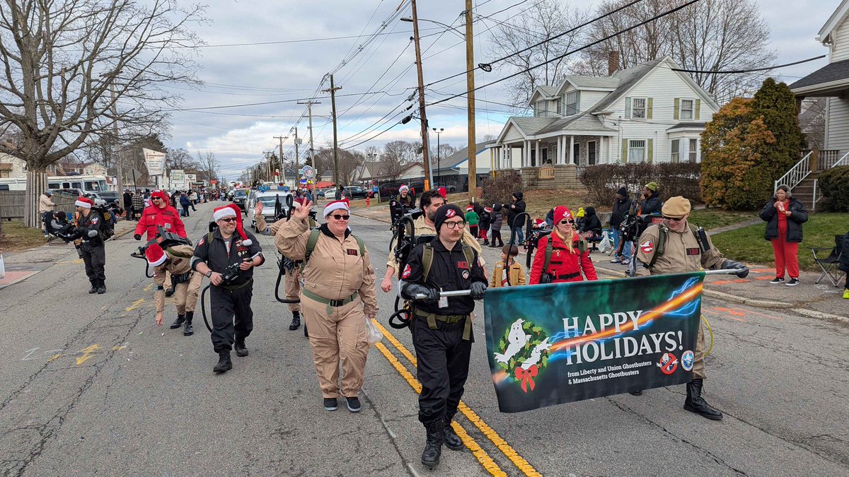 MAGhostbusters's tweet photo. Great time as always marching in the Taunton Christmas parade! https://t.co/XraTnTGzg3