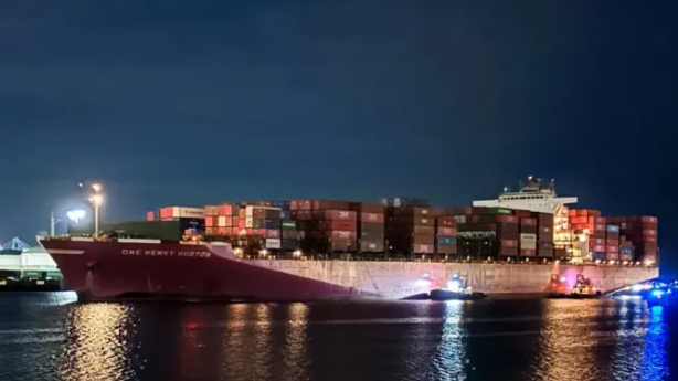 JCtransJCtrans's tweet photo. Update on ONE HENRY HUDSON Fire Situation 💥 

#ShippingUpdate #MaritimeIncident #ONEHenryHudson #LosAngelesPort #GeneralAverage #SupplyChainImpact #ContainerShipping https://t.co/zNfisU5PM2