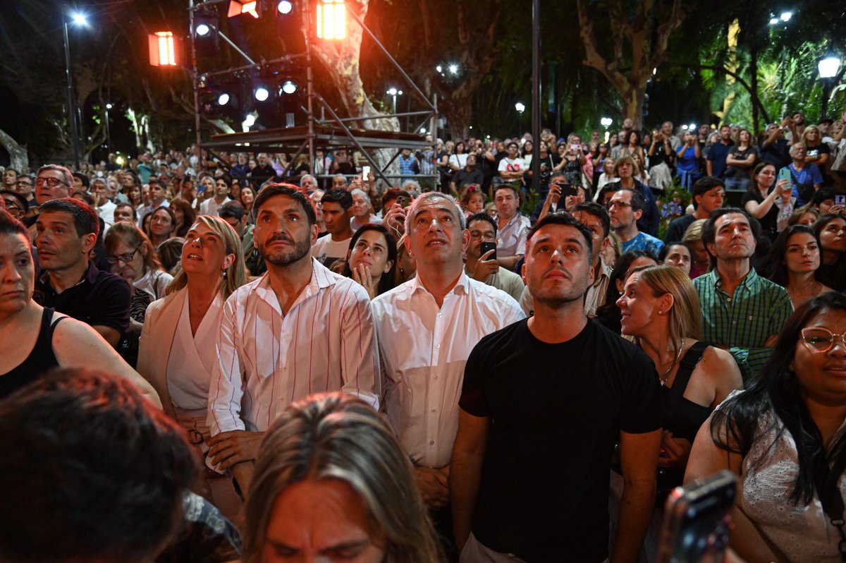 Nueva Plaza 25 de Mayo #obrasdeltricentenario #rosario #obras <a href="/MuniRosario/">Municipalidad de Rosario</a> <a href="/ObrasRosario/">Secretaría de Obras Públicas y Planeamiento</a>