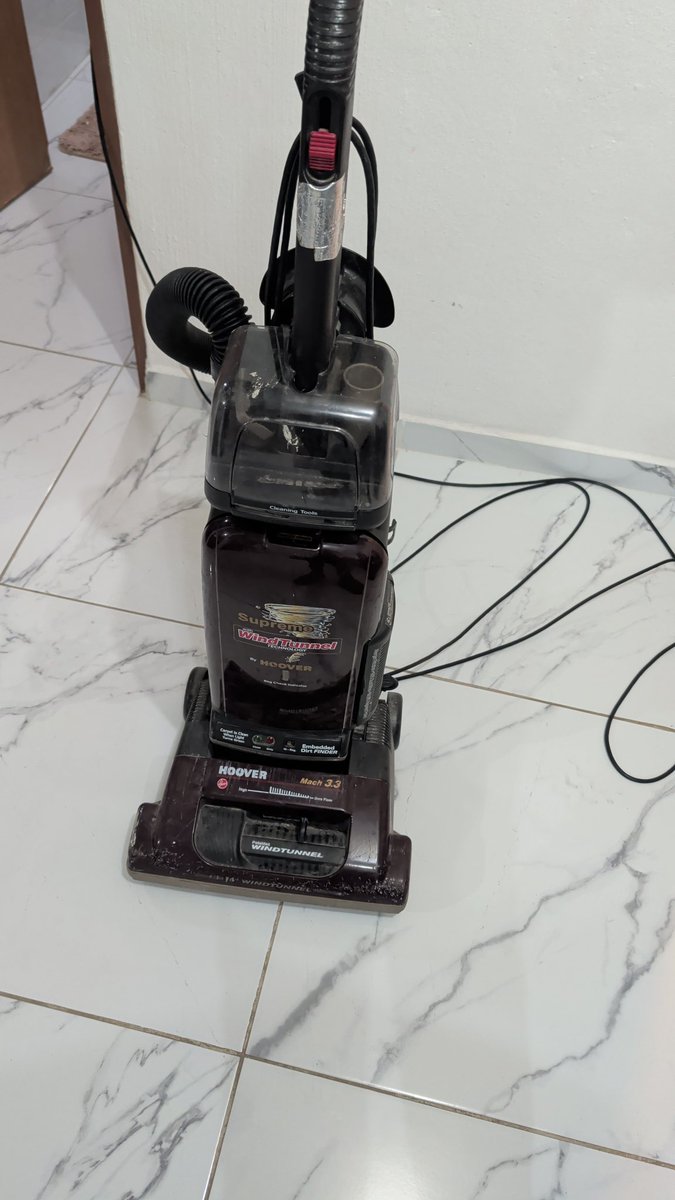 Rickruad's tweet photo. I have a Hoover Mach 3 vacuum cleaner, and it's been working for 25 years; I even vacuum wet debris. Less than a month ago, I bought this Pro Pet Swevel. I only vacuumed the carpets in the bedrooms and a little bit of the hard floor, and then it stopped working.  @HooverUSA https://t.co/HL4lhDpXbb