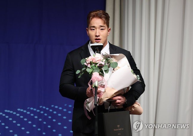 KBO 시상식 ‘신인상’ 
프로야구 올해의 상 ‘올해의 신인상’
한국프로야구 은퇴선수의 날 ‘최고의 신인상’
일구상 ‘신인상’ 

안현민 신인상 4개로 마무리 🏆🏆🏆🏆