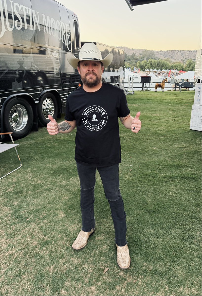 Justin Moore tweet media