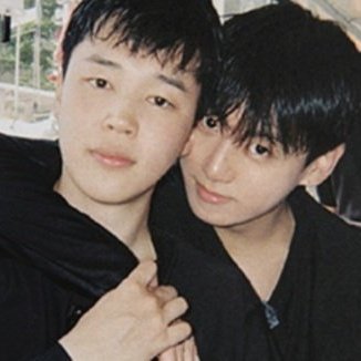 fluffkkyu's tweet photo. damn jungkook we get it no one is taking him away from you https://t.co/FWJzM3es2A