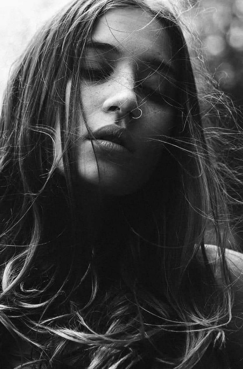 #اردو_زبان

نہیں ہے وجہ ضروری کہ جب ہو ، تب مر جائیں
اداس لوگ ہیں ، ممکن ہے  بے سبب مر جائیں