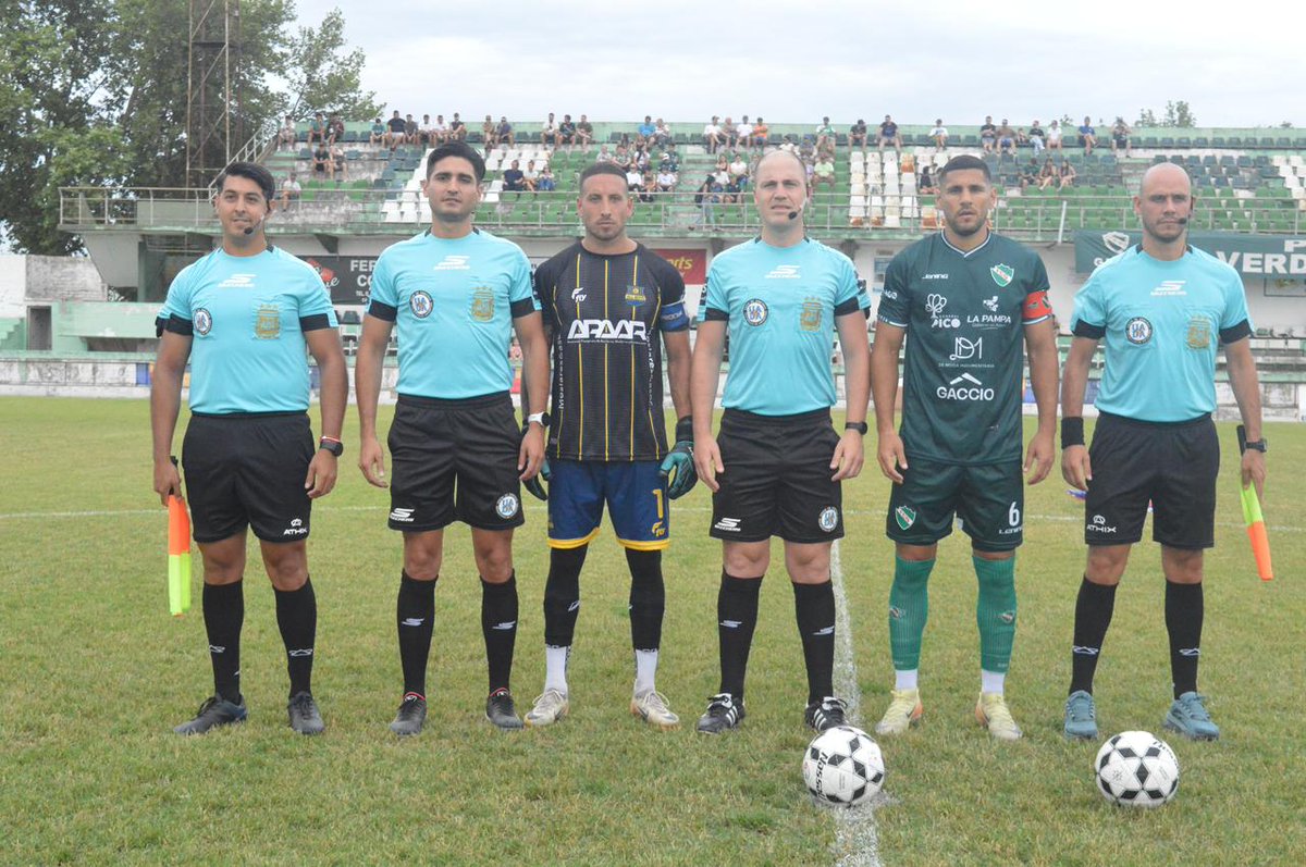 lmdeportiva.com.ar/empate-entre-f…
Empate entre <a href="/FerroDeLaPampa/">Ferro Carril Oeste</a> y <a href="/allboysprensa/">All Boys La Pampa</a> [pr el <a href="/TorneoRegional/">TorneoRegional_</a>