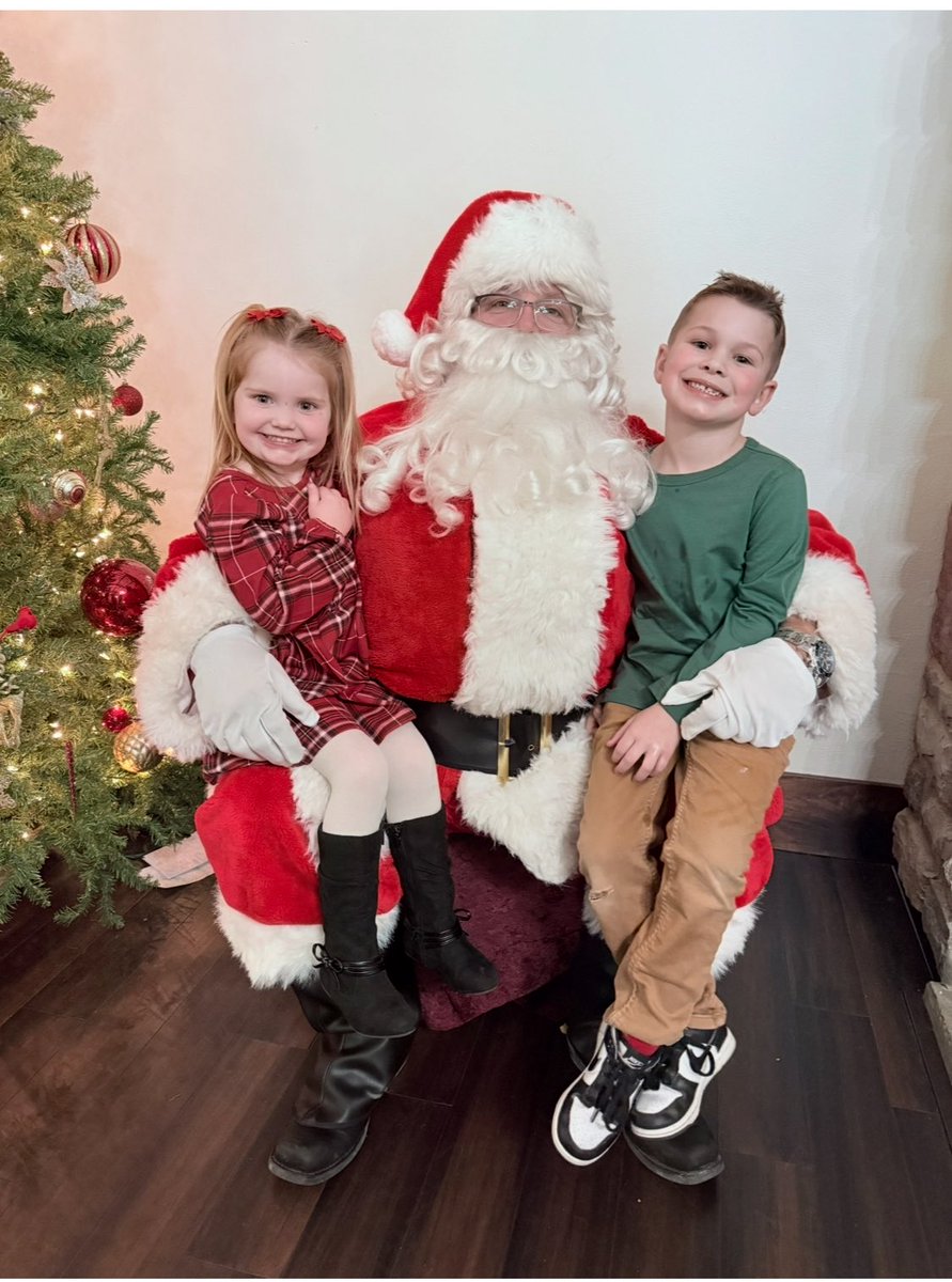 Lisa Engle tweet media