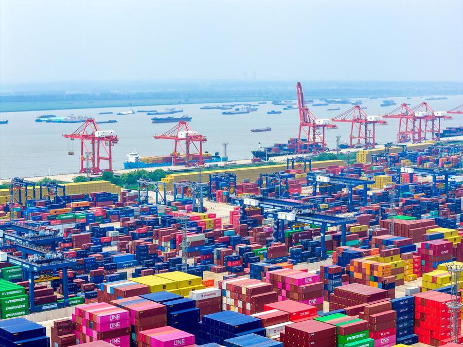 China's total goods imports and exports increased 3.6% YoY to 41.21 trillion yuan (about $5.83 trillion) in the first eleven months of the year, according to the General Administration of Customs on Monday.