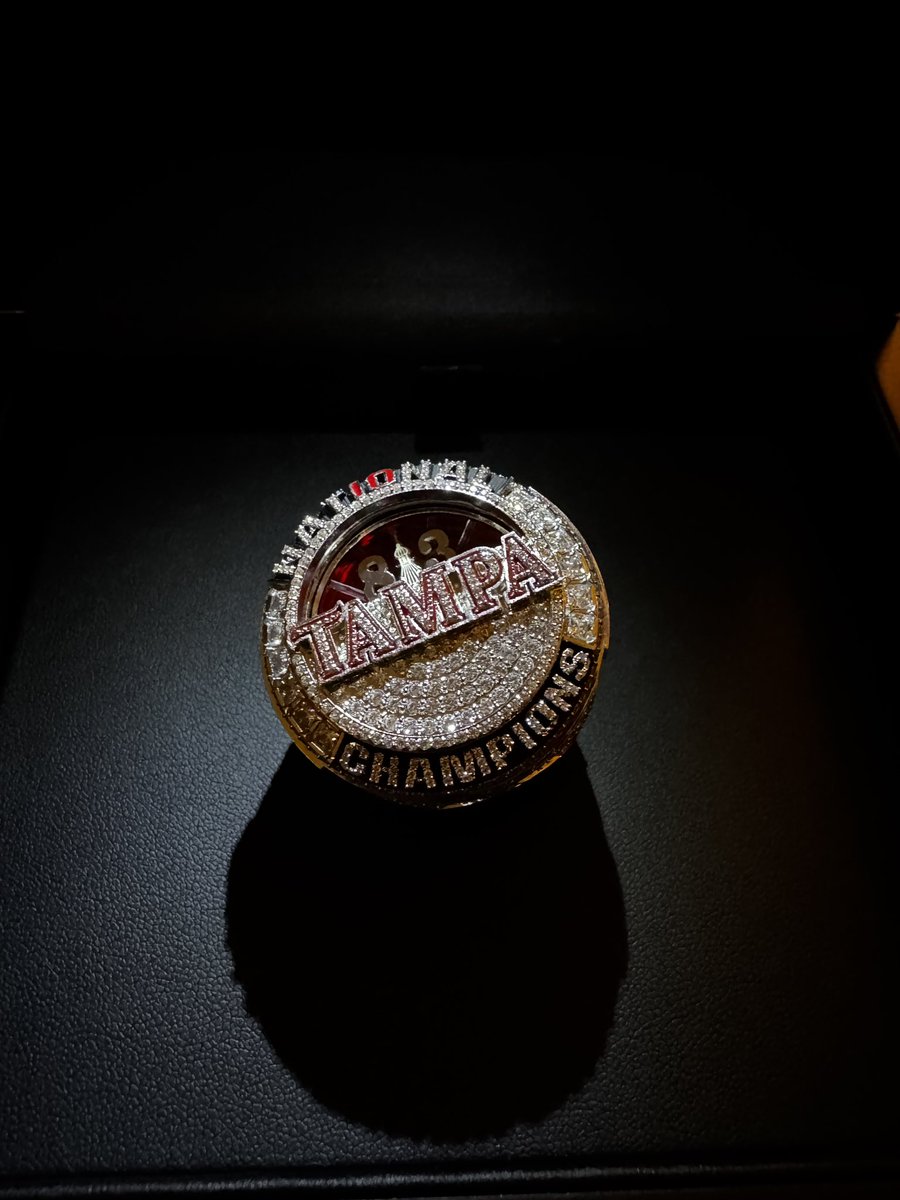 DylanWEdwards's tweet photo. Blessed &amp; Thankful for the @UTampaBaseball family! 🫶🏼❤️🖤 https://t.co/NXXxQdeQx6