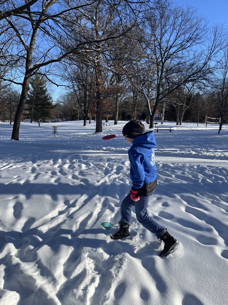 HaydenWiebusch's tweet photo. Moir Park Flex 12

A chilly morning flex, the temps were 4° in the car when we got to the course making it the coldest I’ve played in.  I had a pretty good front 9 carding two birdies, ended +4.

#bedynamic
#discgolf
#growthesport
#kidsdiscgolf 
#respecthergame
#throwpink https://t.co/V0uXRzkLeV