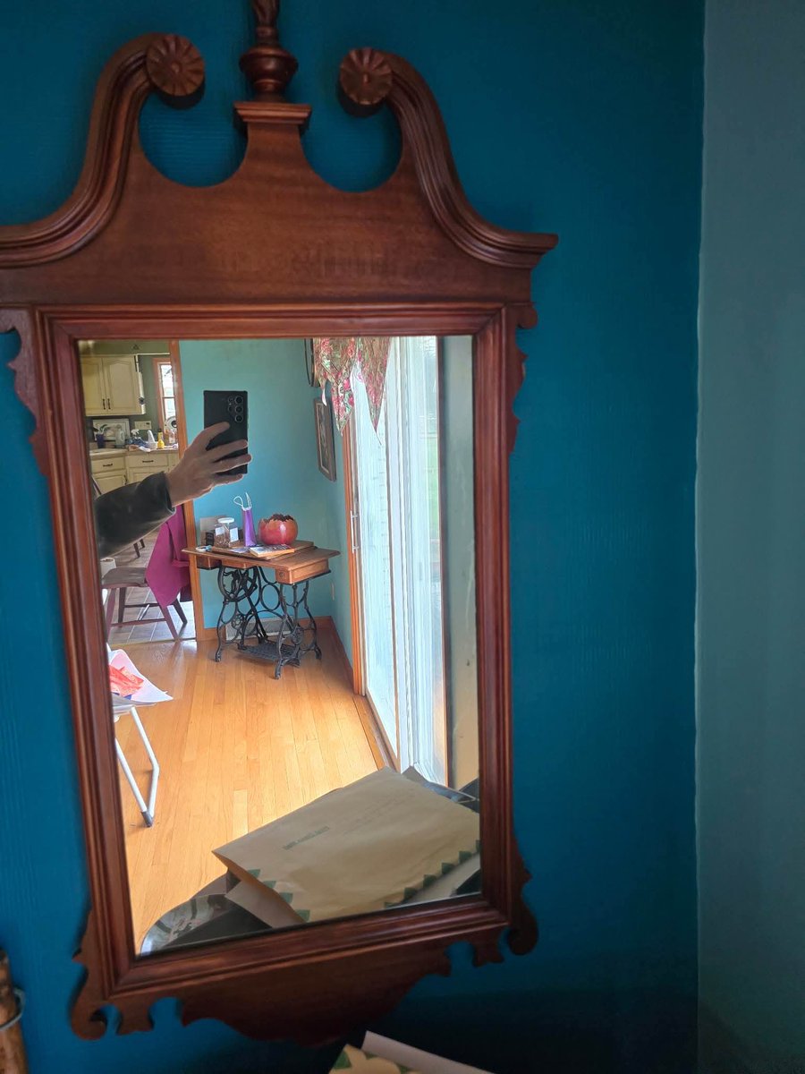 PUTTING THINGS ON TOP OF OTHER THINGS tweet media