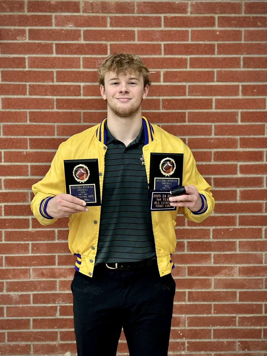 Blessed to be named team captain this year as well as WR/TE mvp and 1st team all league TE!
<a href="/spatmn/">Dewayne patterson</a> <a href="/football_river/">Columbia River Football</a>