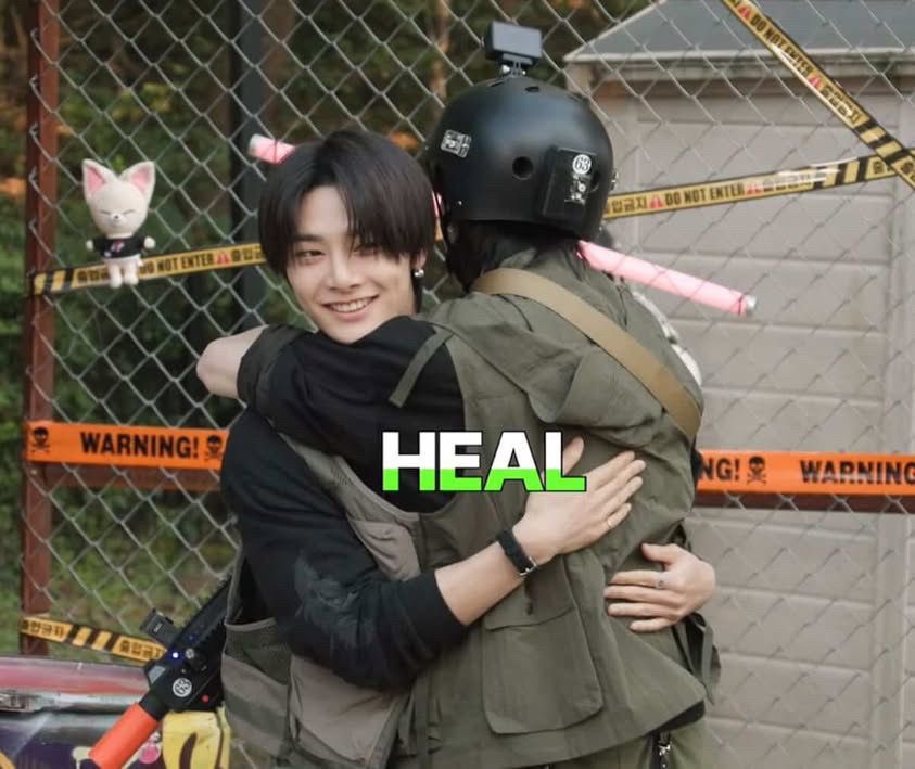 hyunjin heal zone is jeongin 😊