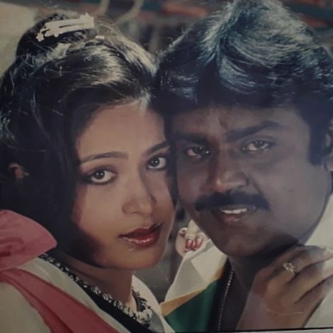 AshwinBala_Offi's tweet photo. 7. #Roopini
1987 ஆண்டு கலைப்புலி எஸ்.தாணு தயாரிப்பில் ராஜசேகர் இயக்கத்தில் விஜயகாந்த் ஹீரோ நடித்த "கூலிக்காரன்" படத்தில் அறிமுகமானார் ரூபிணி... ராமராஜனின் ஆஸ்தான நாயகி.. கமல், ரஜினி,பிரபு, விஜயகாந்த், சத்யராஜ் மற்றும் சரத்குமார் என அன்றைய முன்னணி ஹீரோக்களுடன் ஜோடியாக நடித்தார்...1994 ஆண்டு சினிமாவை விட்டு விலகினார்...அவர் ஒரு டாக்டரும் கூட ..