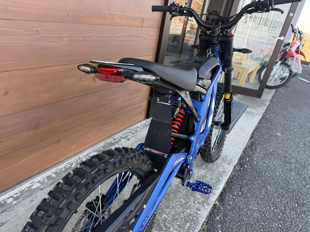 nagmotors's tweet image. ナグモ10周年記念中古車セール！
SURRON LightBeeL1Eナンバー取得可能モデル（原付二種）
走行351Km、アップハンドル、ワイドステップ、フェンダーレスキットなど
44万円税込のところ4万円引き
40万円ポッキリ
#surron
#lightbee
#電動バイク