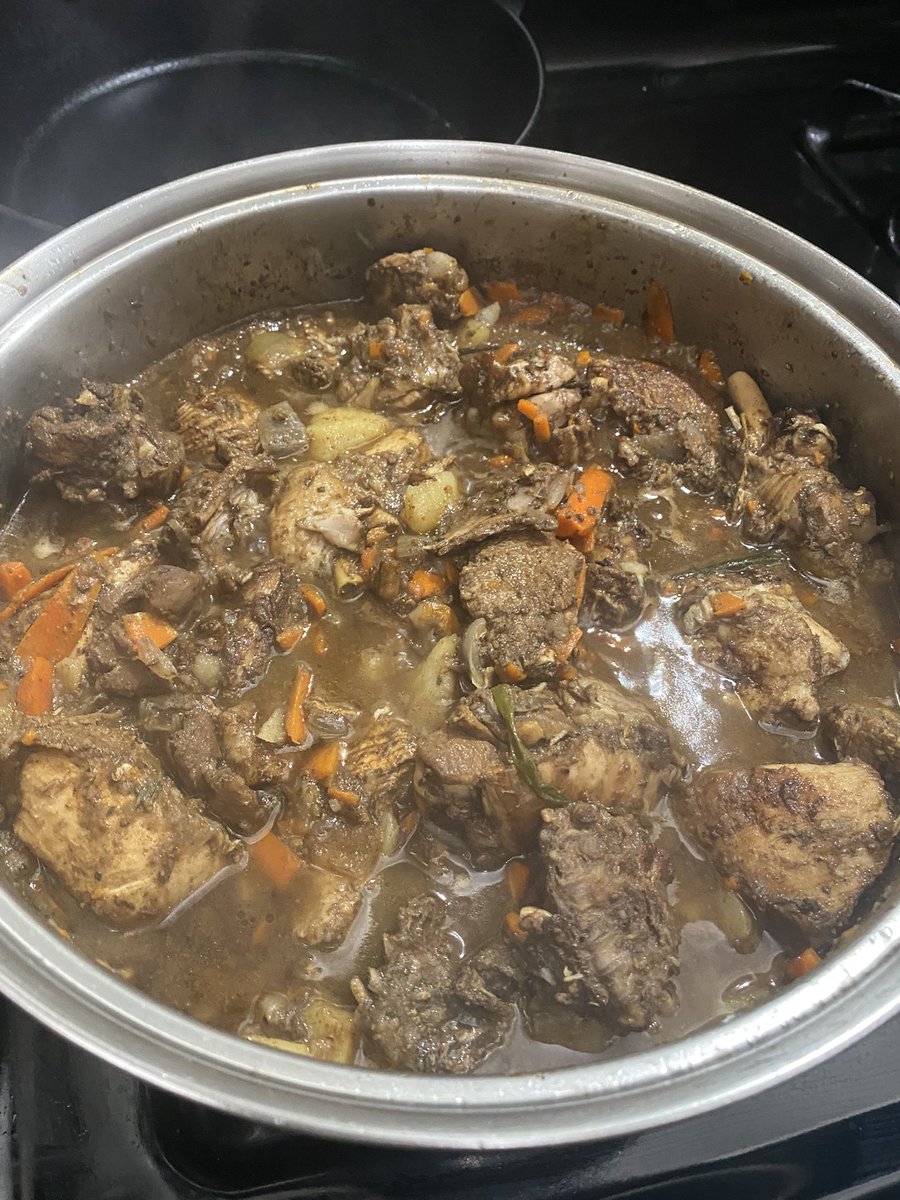 monkeyg50's tweet image. Brown stew chicken.  Rice and peas