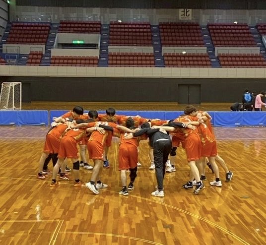 hamamedhandball's tweet photo. 第44回関西東海医歯薬科学生秋季リーグBリーグ結果報告

第1試合 vs名古屋市立大学 28-21〇
第2試合 vs藤田医科大学 39-27〇
第3試合 vs岐阜大学 38-26〇
第4試合 vs名古屋大学 24-32 ✕

総合成績　準優勝

ベスト7　16番 稲吉優友
　　　　　6番 武内歩夢

今後も応援のほどよろしくお願いします！ https://t.co/kXDQV9LQBE
