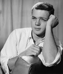 merlinpapin3's tweet photo. .@FredOL69007 Aujourdâhui lâacteur #JamesMacArthur aurait eu 88 ans (dĂ©cĂ©dĂ© en 2010) on a pu le voir
Hawai Police d'Etat
Les Robinsons des Mers du Sud
Lueur dans la ForĂȘt
La Bataille des Ardennes
Pendez les Haut et Courts
L'Aventure est au Large
La Montagne des 9 Spencers https://t.co/OJuEPyJRUP
